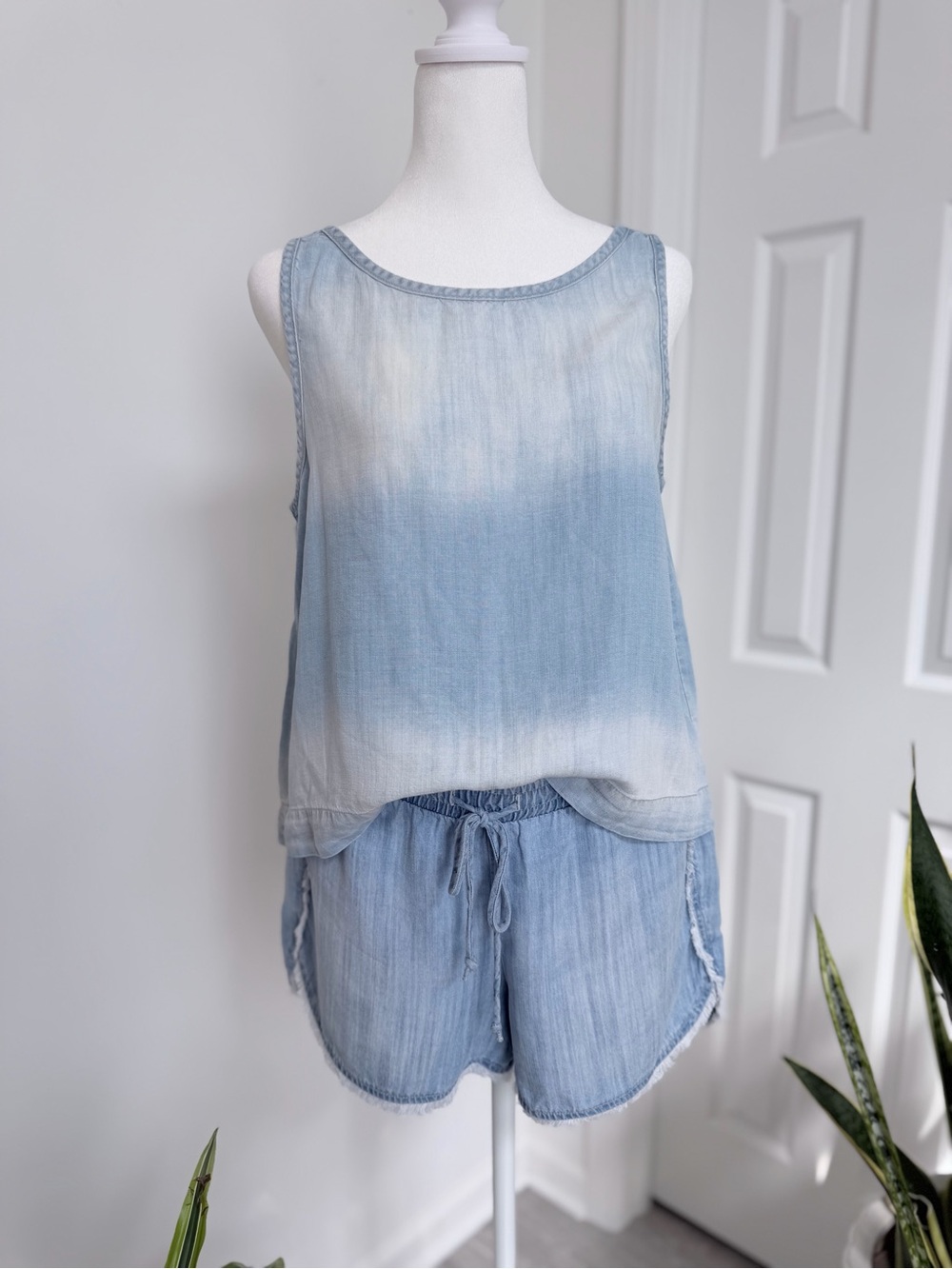Cloth & Stone Anthropologie Chambray Tencel Short  Tank Set S Blue Frayed Hem